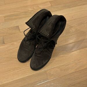 Stuart Weitzman Yada Stud Grey Leather Lace Up Biker Moto Boot Boots sz 9